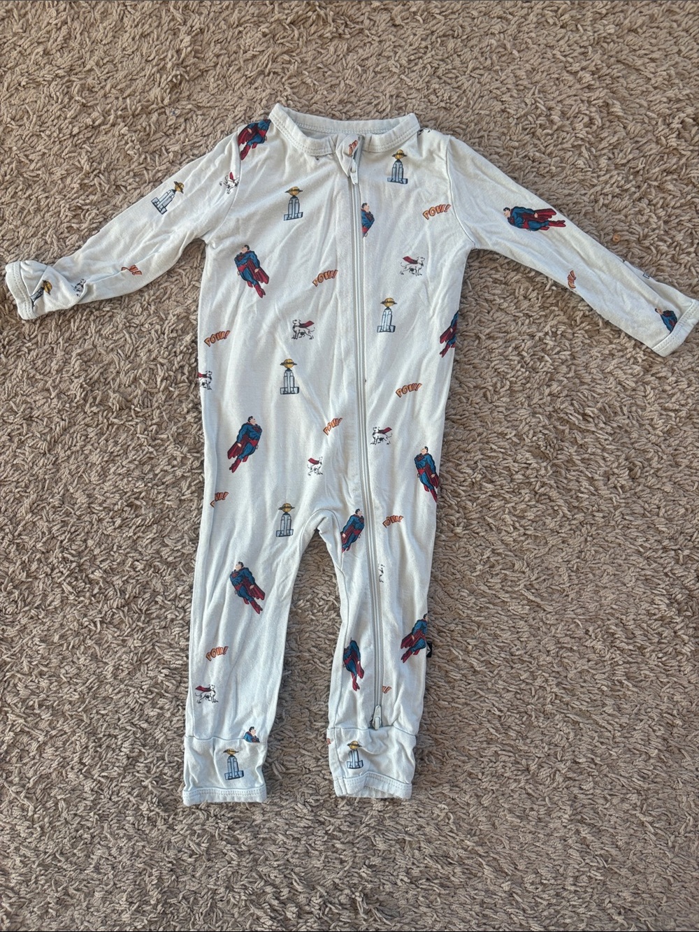 Kyte BABY Bamboo “Superman” Zippered Footie. Like New. Size: 6-12 mos. Unisex.